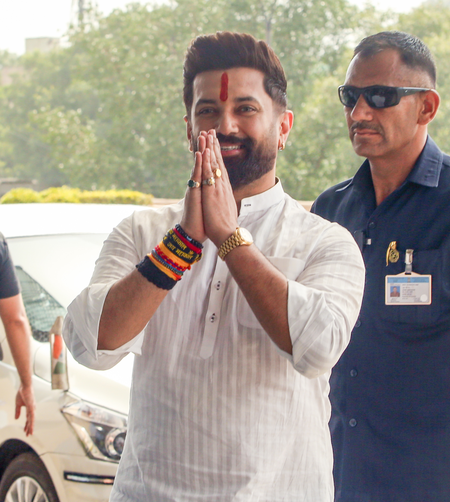 आरक्षण में क्रीमी लेयर और सब-कोटा पर एनडीए में तकरार, चिराग ने मांझी से मांगा इस्तीफा