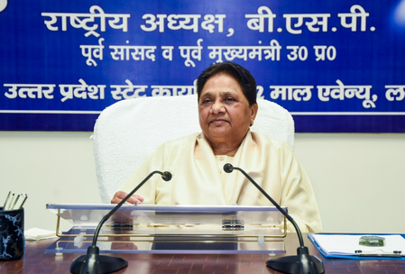 मायावती का परिवारवाद पर बड़ा प्रहार, बोलीं- बीएसपी में रिश्तेदारों की सियासत को नहीं मिलेगी जगह