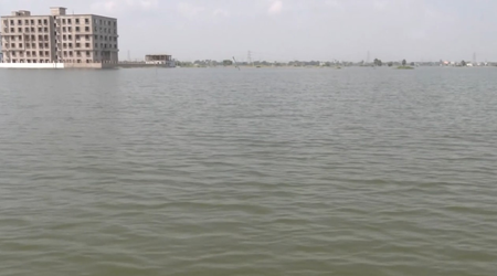 पटना में गंगा में बाढ़ के बीच महात्मा गांधी सेतु के पास नाव पलटने से तीन लोग लापता