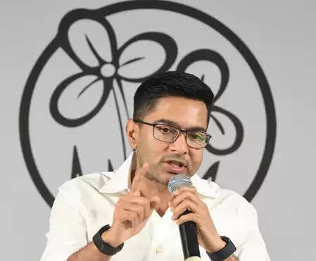 अभिषेक बनर्जी ने तृणमूल सांसदों से मुलाकात की, 'तीन सूत्रीय निर्देश' जारी किए