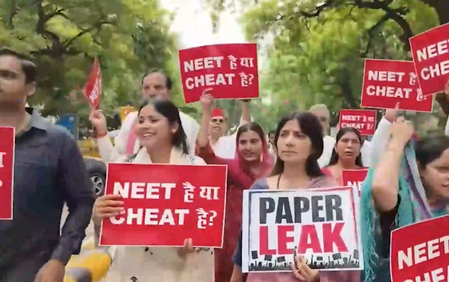 विपक्ष के सांसदों ने लगाया सरकार पर आरोप, कहा-'देश में युवा और किसान परेशान, उनकी बात सुनने को तैयार नहीं सरकार'