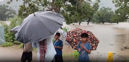 चक्रवात अर्नब: ओडिशा का मलकनगिरी जिला हुआ प्रभावित, कई पुलों को पहुंचा नुकसान, पेड़ उखड़े, एनएच-326 भी बंद