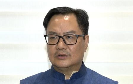 सेना देश की रक्षा करती है, उसे राजनीतिक विवादों में नहीं घसीटना चाहिए : किरेन रिजिजू (आईएएनएस एक्सक्लूसिव)