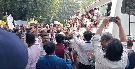 सीपीआई (एम) ने जंतर-मंतर से युवा और छात्र प्रदर्शनकारियों की गिरफ्तारी की निंदा की