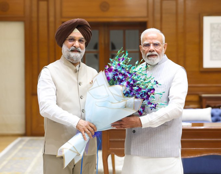 पीएम मोदी से मिले दिल्ली के एलजी टीएस संधू, राजधानी के विकास कार्यों की दी जानकारी