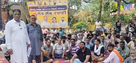 बरनाला में लाठीचार्ज के खिलाफ हड़ताल पर पंजाब के 25 हजार सफाई कर्मचारी, शहरों में गहरा सकता है कचरा संकट