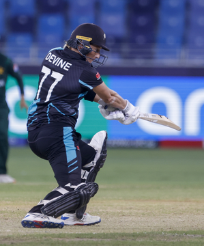 टी20 सीरीज: सोफी डिवाइन का अर्धशतक, न्यूजीलैंड ने तीसरे मैच में दक्षिण अफ्रीका को 6 विकेट से हराया