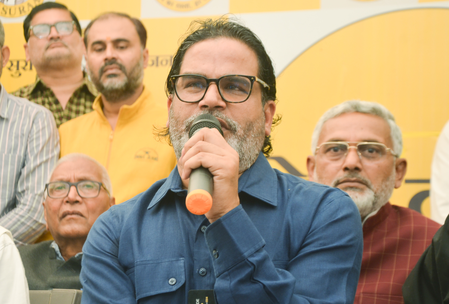 'बांकीपुर में भाजपा नहीं, प्रशासन लड़ रहा चुनाव,' प्रशांत किशोर का आरोप