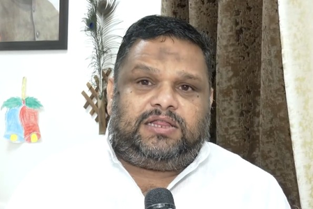 विदिशा : गणेश मंदिर से सरकारी रेलिंग चोरी, पुलिस के इनकार पर प्रियांक कानूनगो ने उठाए सवाल