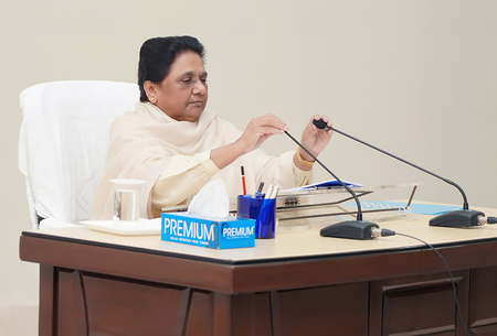 संत रविदास जयंती पर मायावती का तीखा हमला: चुनावी स्वार्थ में संतों के संदेश से खिलवाड़ कर रही हैं सरकारें