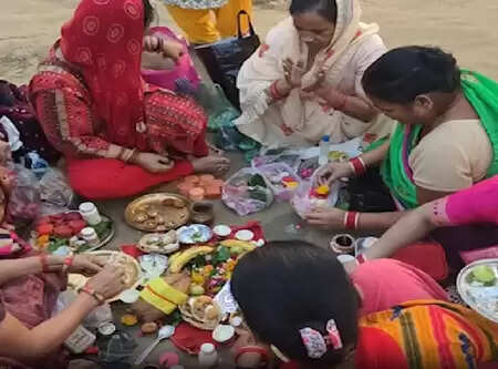 कार्तिक पूर्णिमा के शुभ अवसर पर पवित्र नदियों में आस्था की डुबकी लगाने पहुंच रहे श्रद्धालु, सुरक्षा चाकचौबंद