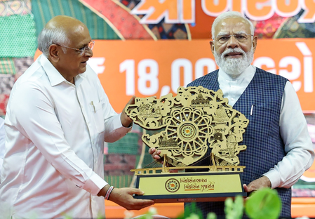 प्रधानमंत्री मोदी को गुजरात के सीएम सहित कई राज्यों के मुख्यमंत्रियों ने दी जन्मदिन की बधाई