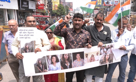 स्वरा भास्कर के खिलाफ सड़कों पर उतरे लोग, कहा-24 घंटे में माफी मांगो वरना पूरे देश में होगा आंदोलन