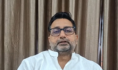 मल्लिकार्जुन खड़गे को अपने बयान के लिए माफी मांगनी चाहिए : दानिश अंसारी