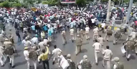 बिहार: पश्चिम चंपारण में भूमि सर्वेक्षण के दौरान प्रशासनिक दल पर हमला, 5 घायल