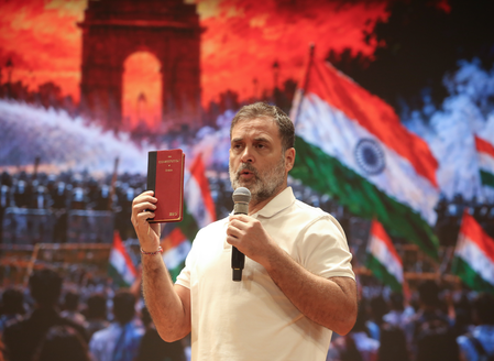 राहुल गांधी ने चुनाव आयोग को लेकर सुप्रीम कोर्ट में दाखिल की याचिका, मंगलवार को सुनवाई संभव