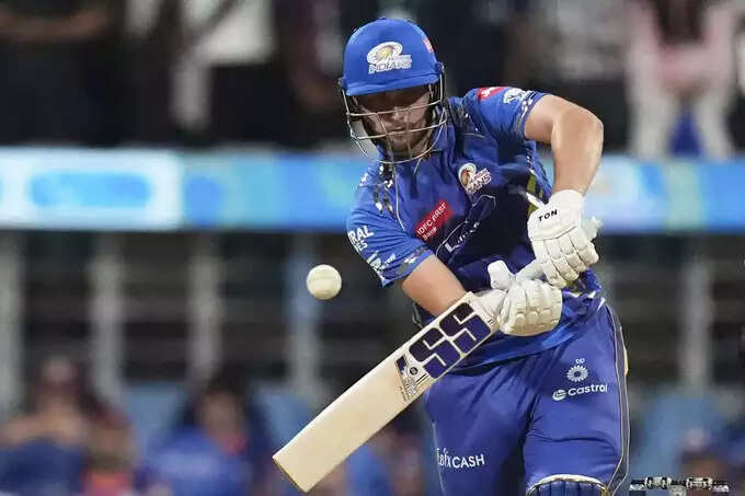 आईपीएल 2025 में 5 बल्लेबाज जिनका सबसे खराब रहा स्ट्राइक रेट, टी20 में खेल रहे टूक टूक