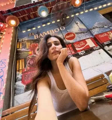 फातिमा सना शेख ने पहली बार की क्लिफ जंपिंग, शेयर किया रोमांचक वीडियो