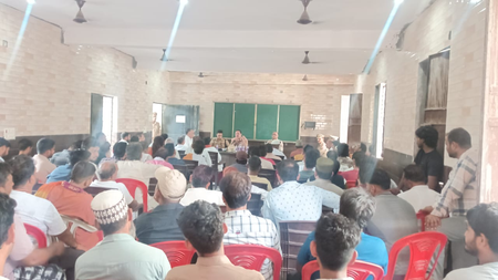 कांवड़ यात्रा को लेकर पुलिस प्रशासन अलर्ट, सूरजपुर में डीसीपी ने नागरिकों व डीजे संचालकों के साथ की बैठक