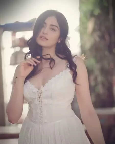 अदा शर्मा ने न्यूकमर्स को दिए सफलता के टिप्स, 'इंडस्ट्री उतार-चढ़ाव भरी, हारना नहीं, डटकर मुकाबला करना'