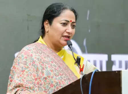 राष्ट्र हित में दिल्ली सरकार की बड़ी पहल, दुर्गम इलाकों में तैनात सैनिकों को 25 ऑक्सीजन कंसंट्रेटर उपकरण दिए