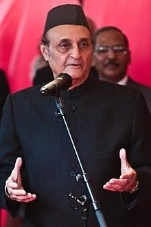 'कश्मीरियत' सहअस्तित्व की आत्मा है और मानवता को धार्मिक विचारों से ऊपर उठना चाहिए: कर्ण सिंह