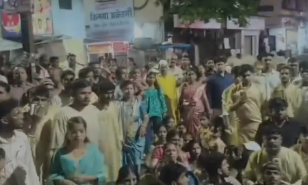ठाणे के टिटवाला में गणपति विसर्जन जुलूस में हंगामा, भाजपा और ठाकरे गुट आए आमने-सामने