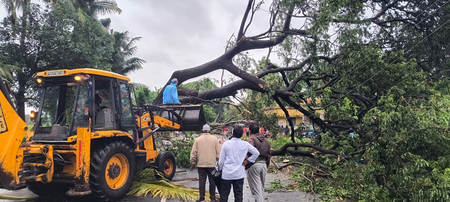 आंध्र प्रदेश में चक्रवात ‘अर्नब’ का असर: कोनासीमा जिला कलेक्टर ने दोपहर तक लोगों को घरों में रहने की दी सलाह