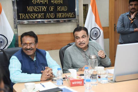 नितिन गडकरी ने अधिकारियों को राष्ट्रीय राजमार्गों पर मानसून की तैयारियों को मजबूत करने के दिए निर्देश