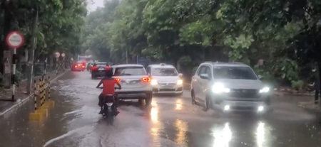 भारी बारिश के बीच गुरुग्राम पुलिस की एडवाइजरी, कंपनियों से कर्मचारियों को वर्क फ्रॉम होम देने की अपील