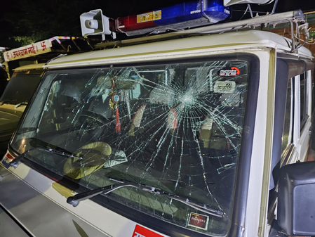 बिहार: पुलिस और ग्रामीणों के बीच हिंसक झड़प, गोली लगने से एक ग्रामीण की मौत, थानाध्यक्ष समेत कई पुलिसकर्मी घायल