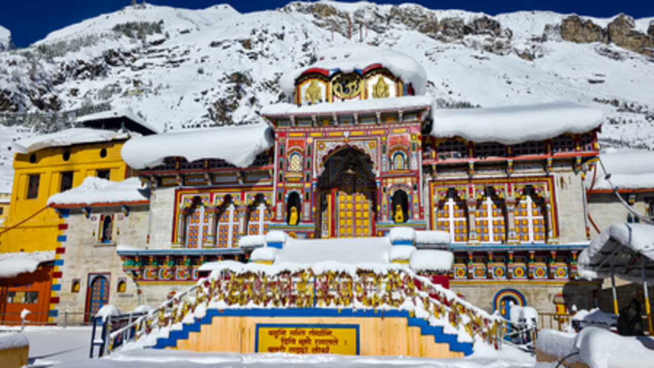बद्रीश संयुक्त संघर्ष समिति ने की बद्रीनाथ मंदिर में 'अनियमितताओं' की एसआईटी जांच कराने की मांग