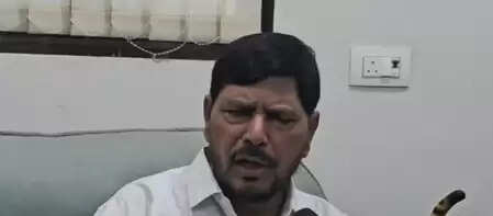 'इंडिगो को यात्रियों का पैसा वापस करना चाहिए,' रामदास आठवले ने गोवा अग्निकांड पर भी दुख जताया