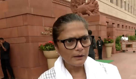 एनडीए के सांसदों ने विपक्ष पर प्रह्लाद जोशी की छवि खराब करने की राजनीतिक साजिश करने का लगाया आरोप