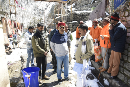 चारधाम यात्रा से पूर्व प्रशासन ने यमुनोत्री पैदल मार्ग का किया स्थलीय निरीक्षण