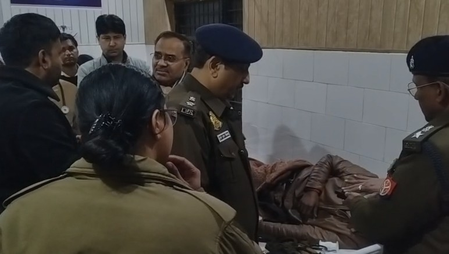 इटावा: आगरा हाईवे पर श्रद्धालुओं से भरी डबल डेकर बस पलटी, 10 घायल