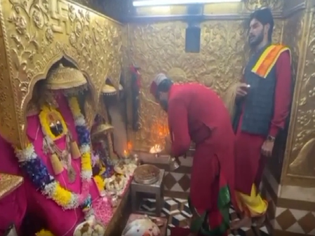 मां बगलामुखी और नैना देवी मंदिर में भक्तों का भारी भीड़, 'जय माता दी' के जयकारों से गूंजे भवन