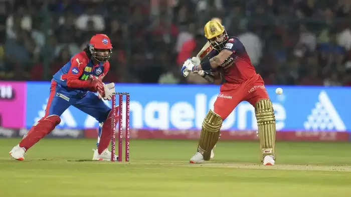 RCB vs DC, Highlights: सिर्फ 22 रनों की पारी में विराट कोहली ने IPL में किया बडा कारनामा, आस पास भी नहीं बड़े-बड़े दिग्गज