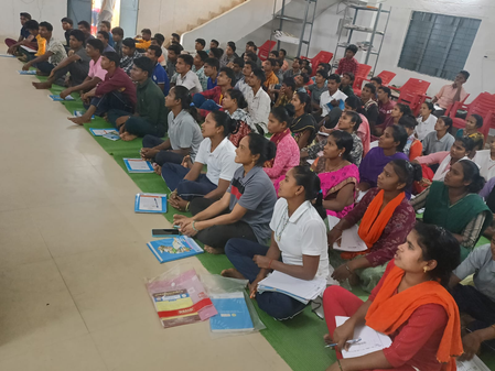 छत्तीसगढ़: बीजापुर में आत्मसमर्पित 85 माओवादियों ने दी साक्षरता परीक्षा, मुख्यधारा से जुड़ने की पहल
