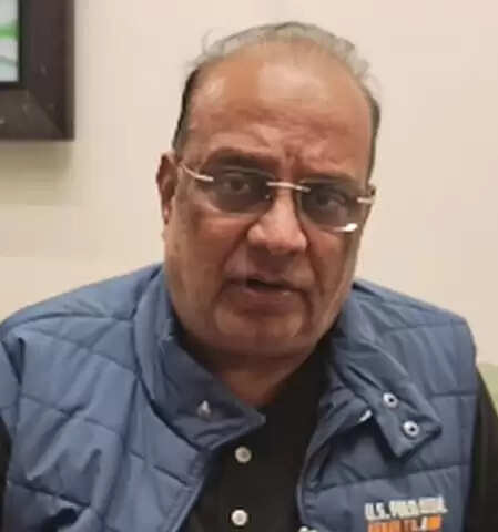 कांग्रेस का कैसे बढ़ सकता है जनाधार,  शिवसेना प्रवक्ता कृष्णा हेगड़े ने दी ये सलाह