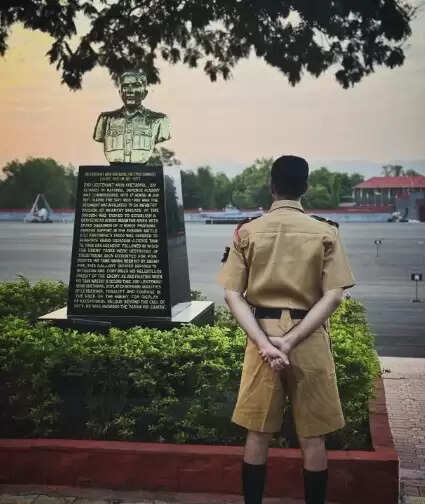 अरुण खेत्रपाल के रोल में छाए अगस्त्य नंदा, मामा अभिषेक बच्चन और बहन नव्या ने की तारीफ