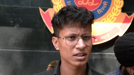 तिलक नगर थप्पड़ कांड में प्रवेश वर्मा पर एफआईआर की मांग, पुलिस मुख्यालय पहुंचा पीड़ित