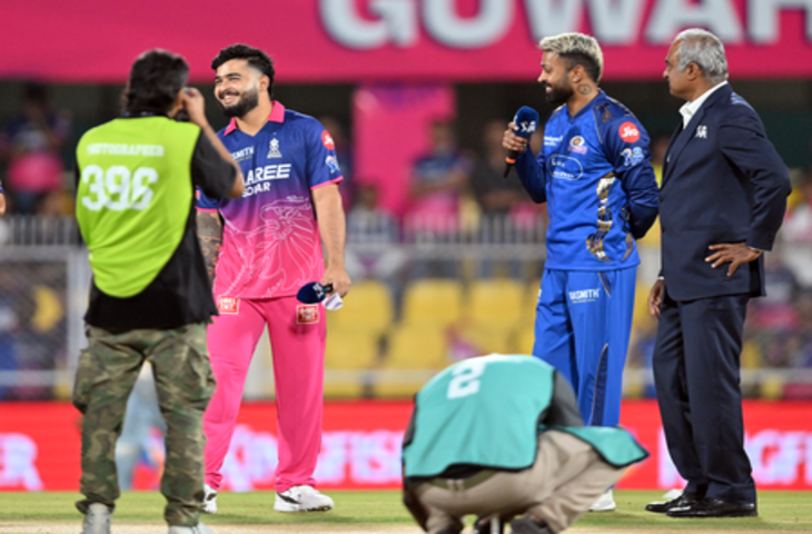 आईपीएल 2026: मुंबई इंडियंस ने टॉस जीतकर गेंदबाजी चुनी, बारिश के बाद ओवरों में भारी कटौती