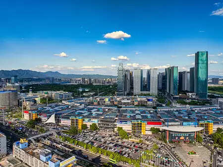 यीवू का विदेशी व्यापार 2025 में 8 खरब युआन के पार, ऐतिहासिक रिकॉर्ड कायम