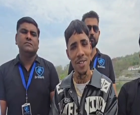 रामनगर में अपने रैप का जलवा दिखाने पहुंचे 'वन आई रैपर’ विवेक, सुनाई अपने संघर्ष की कहानी