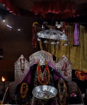पश्चिम बंगाल से आकर गंगोलीहाट में बसीं मां काली, हाटकलिका मंदिर में रात में बिस्तर पर पड़ती हैं सिलवटें