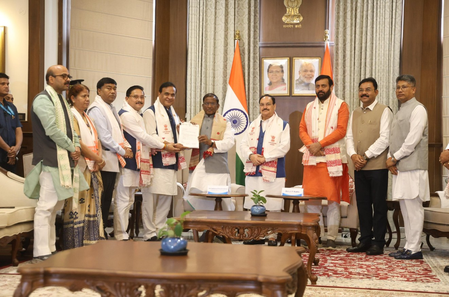 असम : हिमंता सरमा ने सरकार बनाने का दावा पेश किया, शपथ ग्रहण समारोह में पीएम मोदी रहेंगे मौजूद