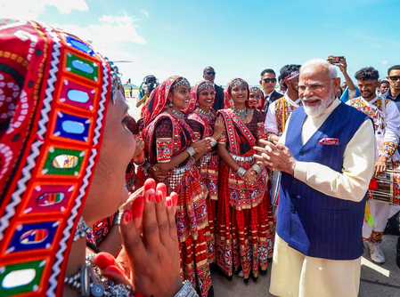 सेशेल्स में 'कार डिप्लोमेसी', पीएम मोदी की राष्ट्रपति हर्मिनी संग दिखी अच्छी केमिस्ट्री