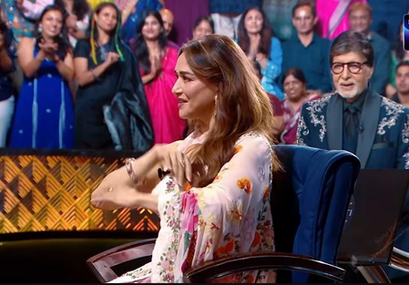 'केबीसी' में माधुरी दीक्षित की शानदार एंट्री, अमिताभ बच्चन की फरमाइश पर 'काहे छेड़ छेड़ मोहे' पर किया डांस