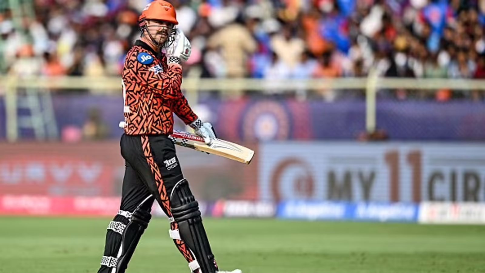 IPL 2025 के बीच RCB को दिल्ली हाई कोर्ट ने दिया बड़ा झटका, ट्रेविस हेड का Headache भी खत्म